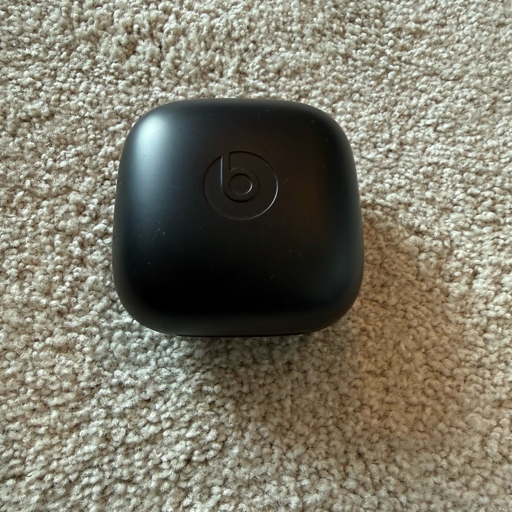 Beats by Dre Black Earbuds Case